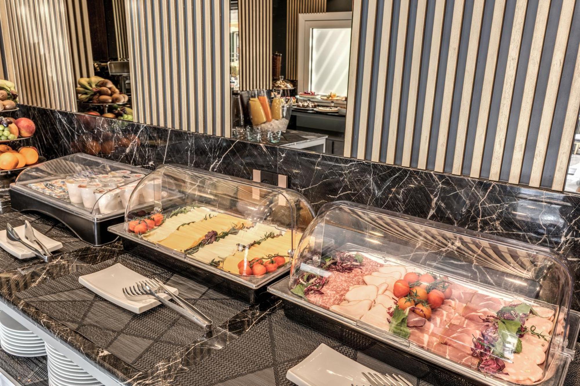 Cc Palace Hotel Рим Екстериор снимка